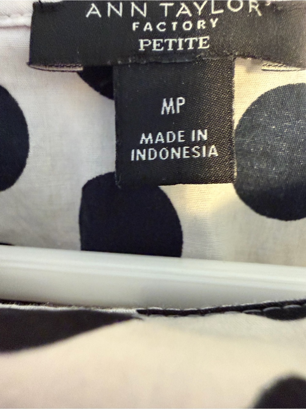 Ann Taylor Black and White Polka Dot Short Sleeve Top - Picture 5 of 8